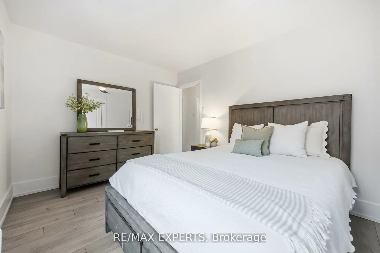221, Clonmore, Birchcliffe-Cliffside, Toronto