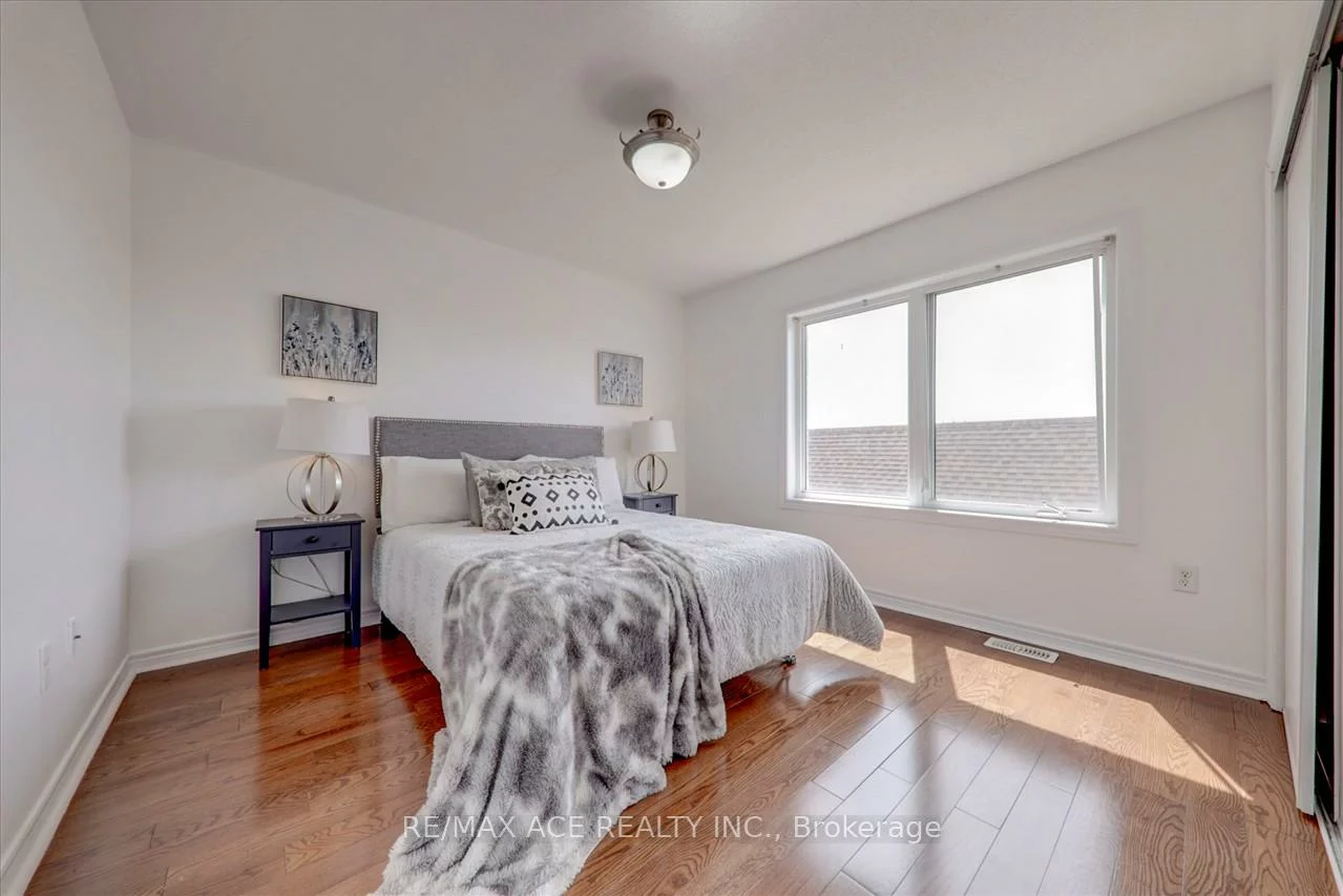 43, Kawneer, Dorset Park, Toronto
