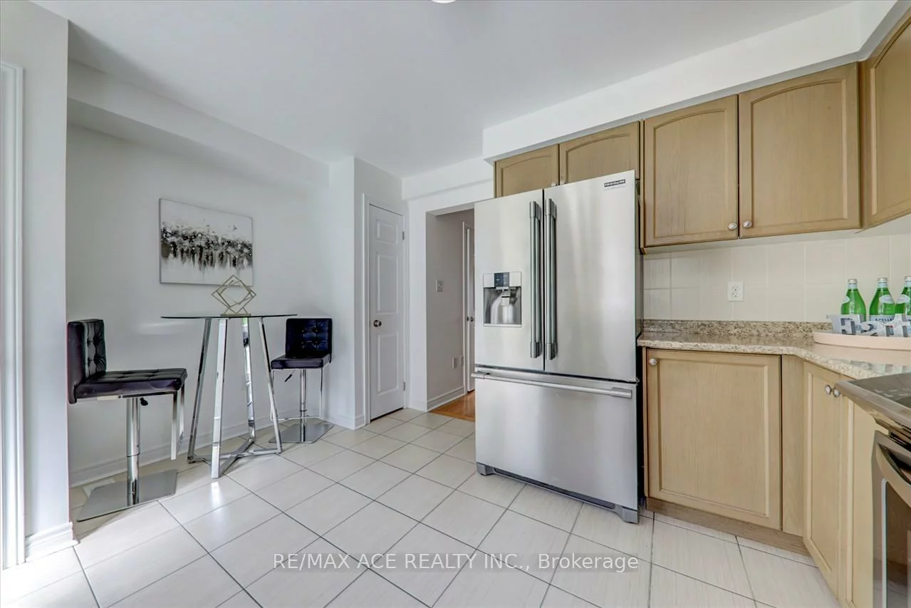 43, Kawneer, Dorset Park, Toronto