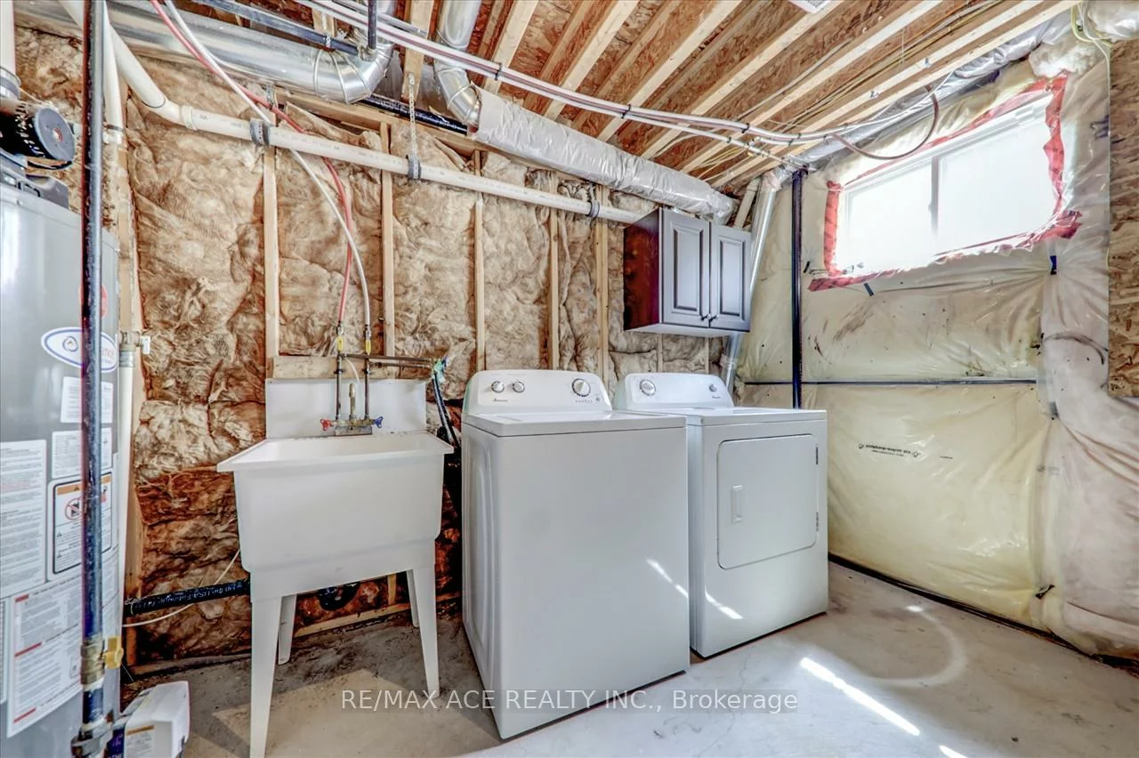 43, Kawneer, Dorset Park, Toronto