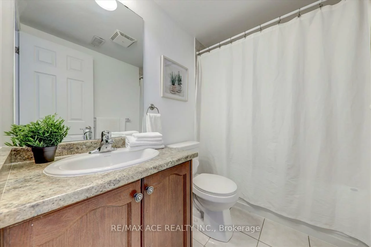43, Kawneer, Dorset Park, Toronto