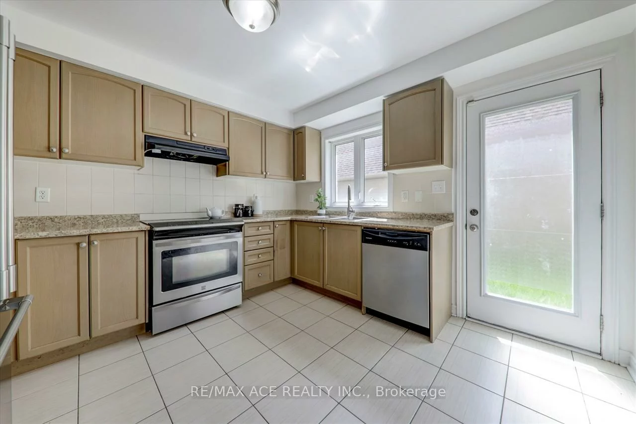 43, Kawneer, Dorset Park, Toronto