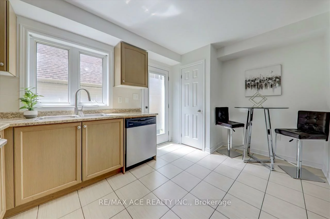 43, Kawneer, Dorset Park, Toronto