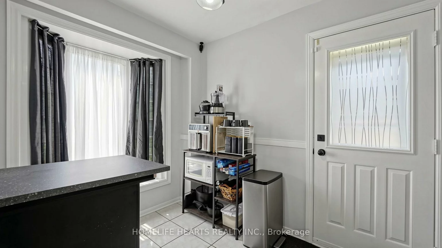 242, Braymore, Rouge E11, Toronto