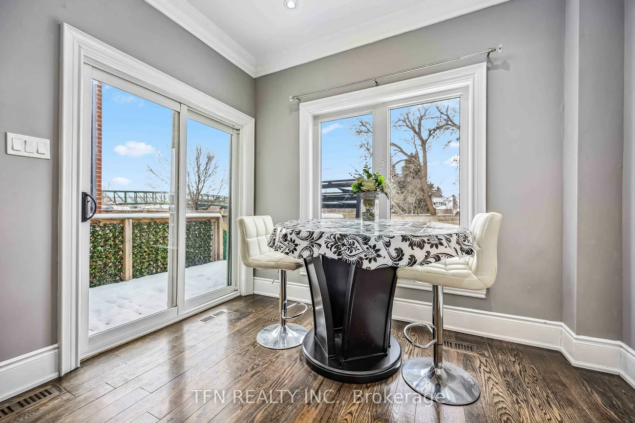 282B, Aylesworth, Birchcliffe-Cliffside, Toronto