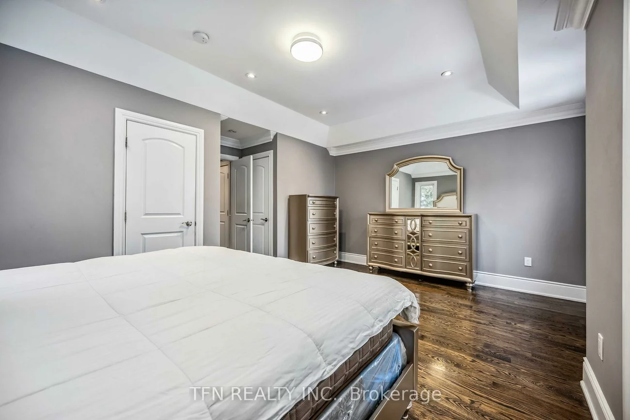 282B, Aylesworth, Birchcliffe-Cliffside, Toronto