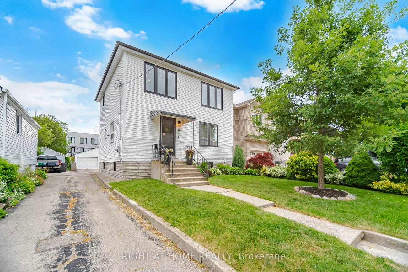 18, Vanbrugh, Birchcliffe-Cliffside, Toronto