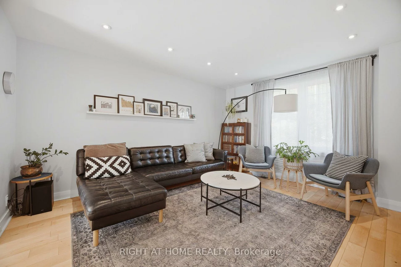 18, Vanbrugh, Birchcliffe-Cliffside, Toronto