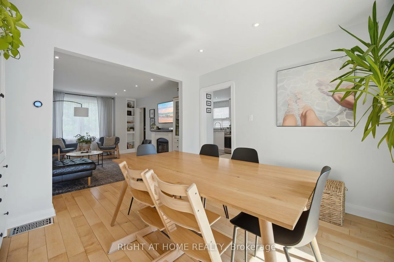 18, Vanbrugh, Birchcliffe-Cliffside, Toronto