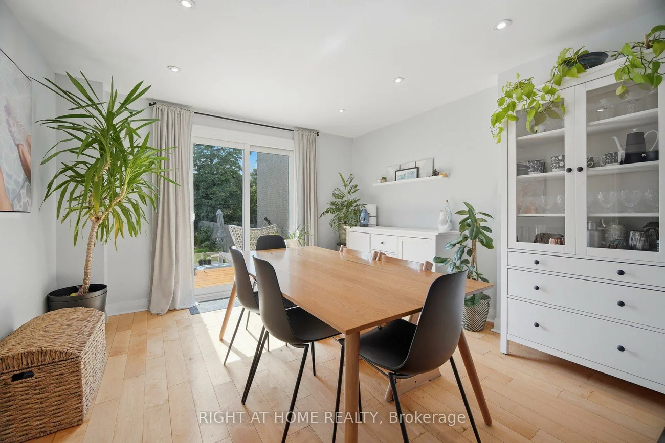 18, Vanbrugh, Birchcliffe-Cliffside, Toronto