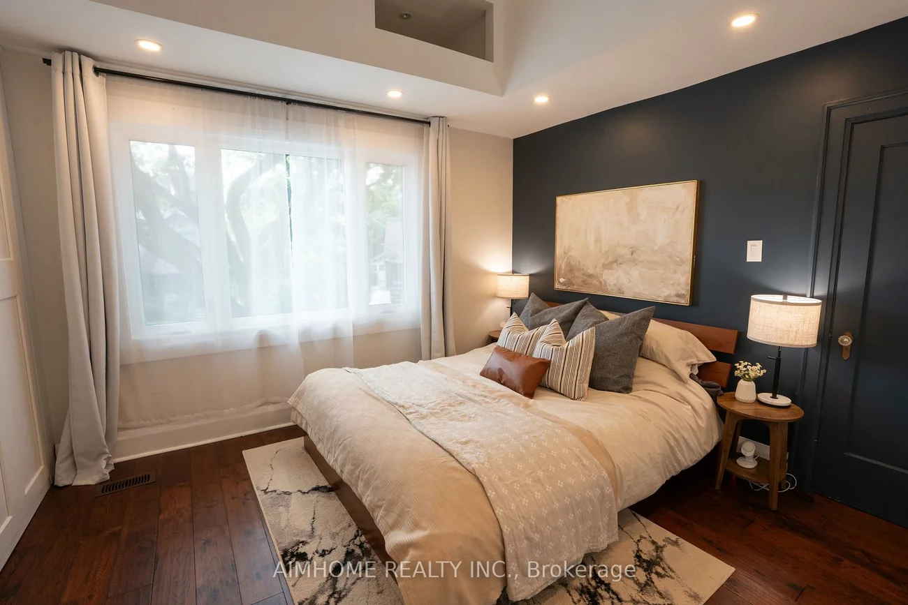 128, Hopedale, Broadview North, Toronto