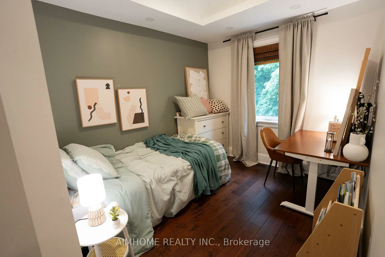 128, Hopedale, Broadview North, Toronto