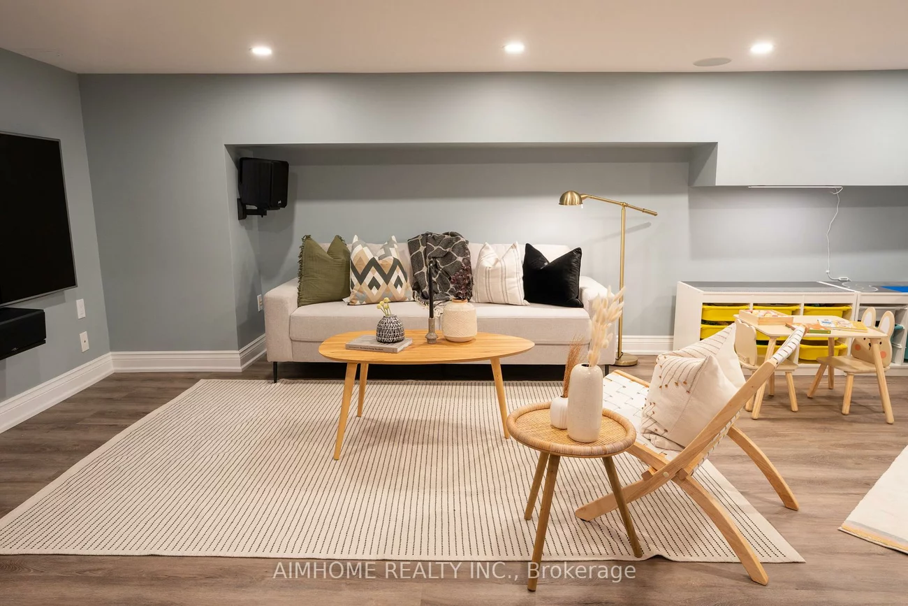 128, Hopedale, Broadview North, Toronto