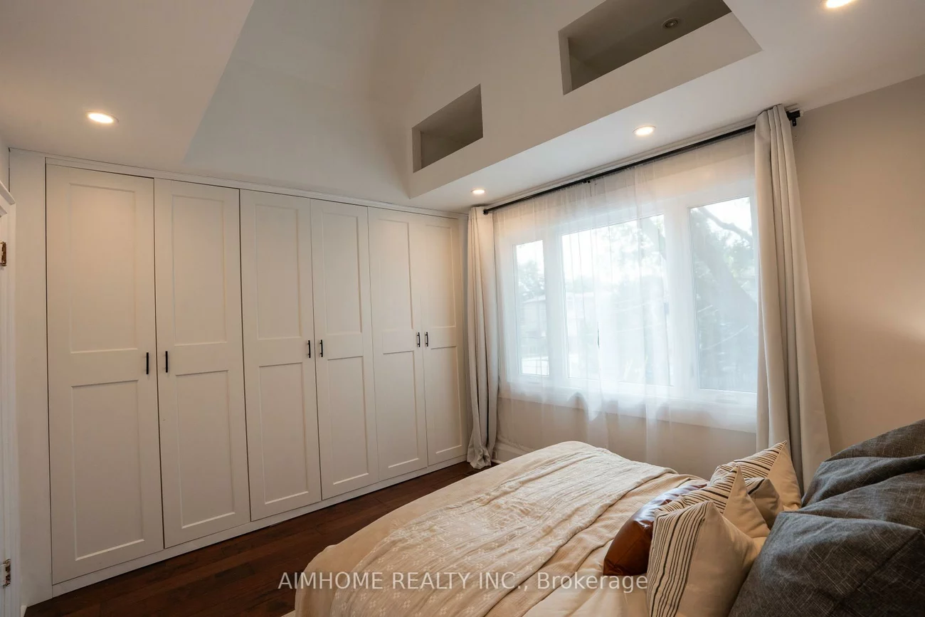 128, Hopedale, Broadview North, Toronto
