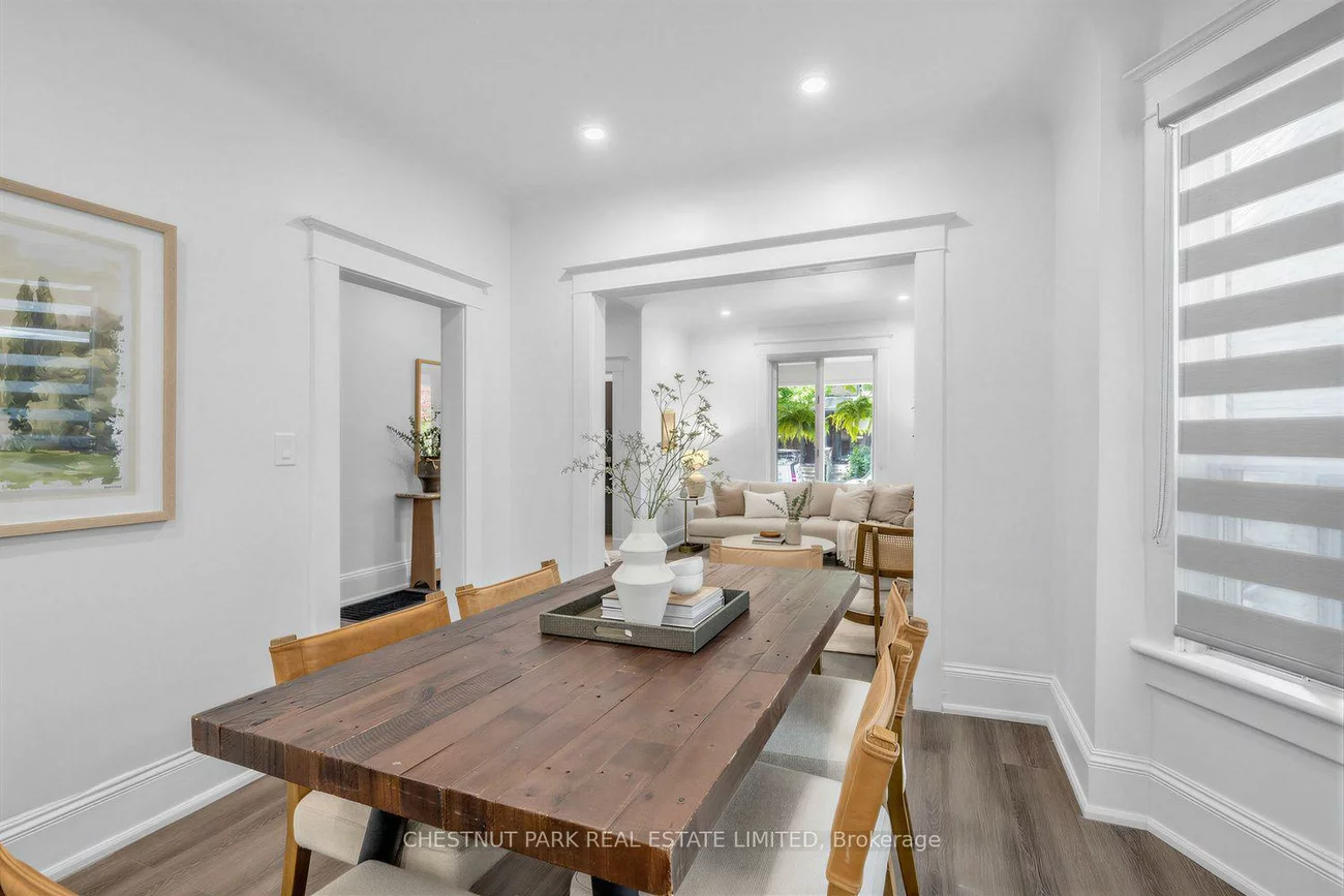 89, Dearbourne, North Riverdale, Toronto