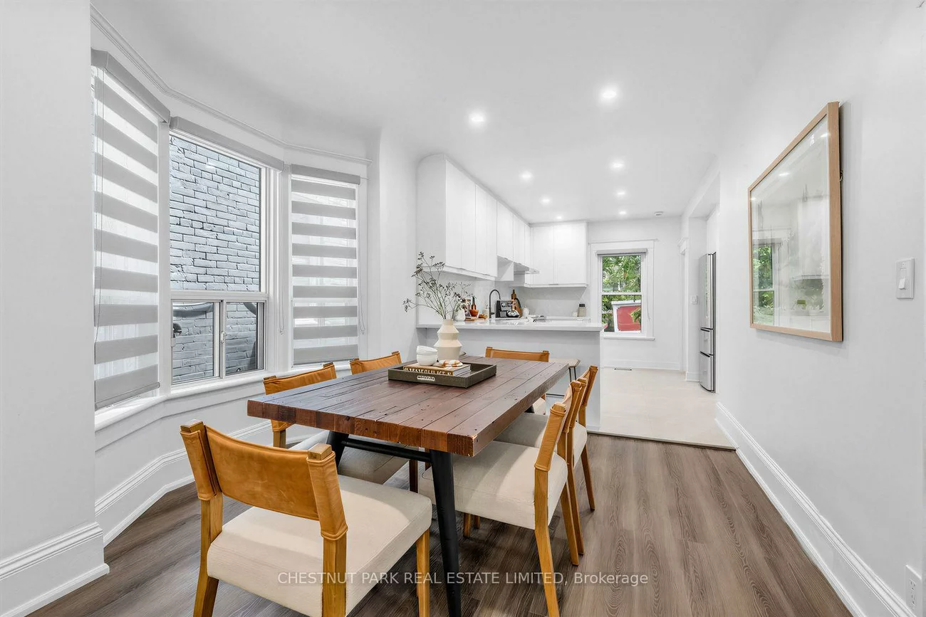 89, Dearbourne, North Riverdale, Toronto