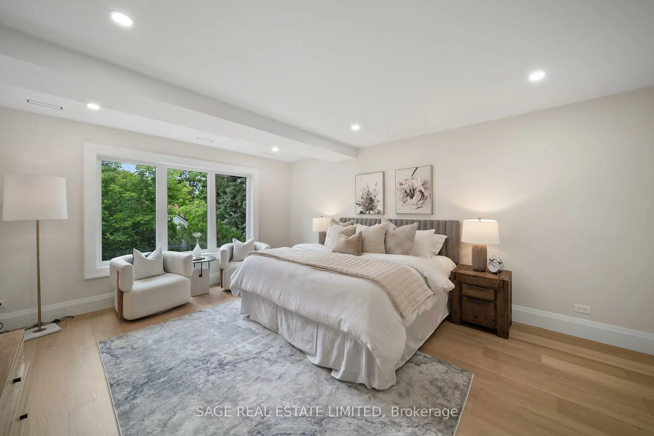 116, Lee, The Beaches, Toronto