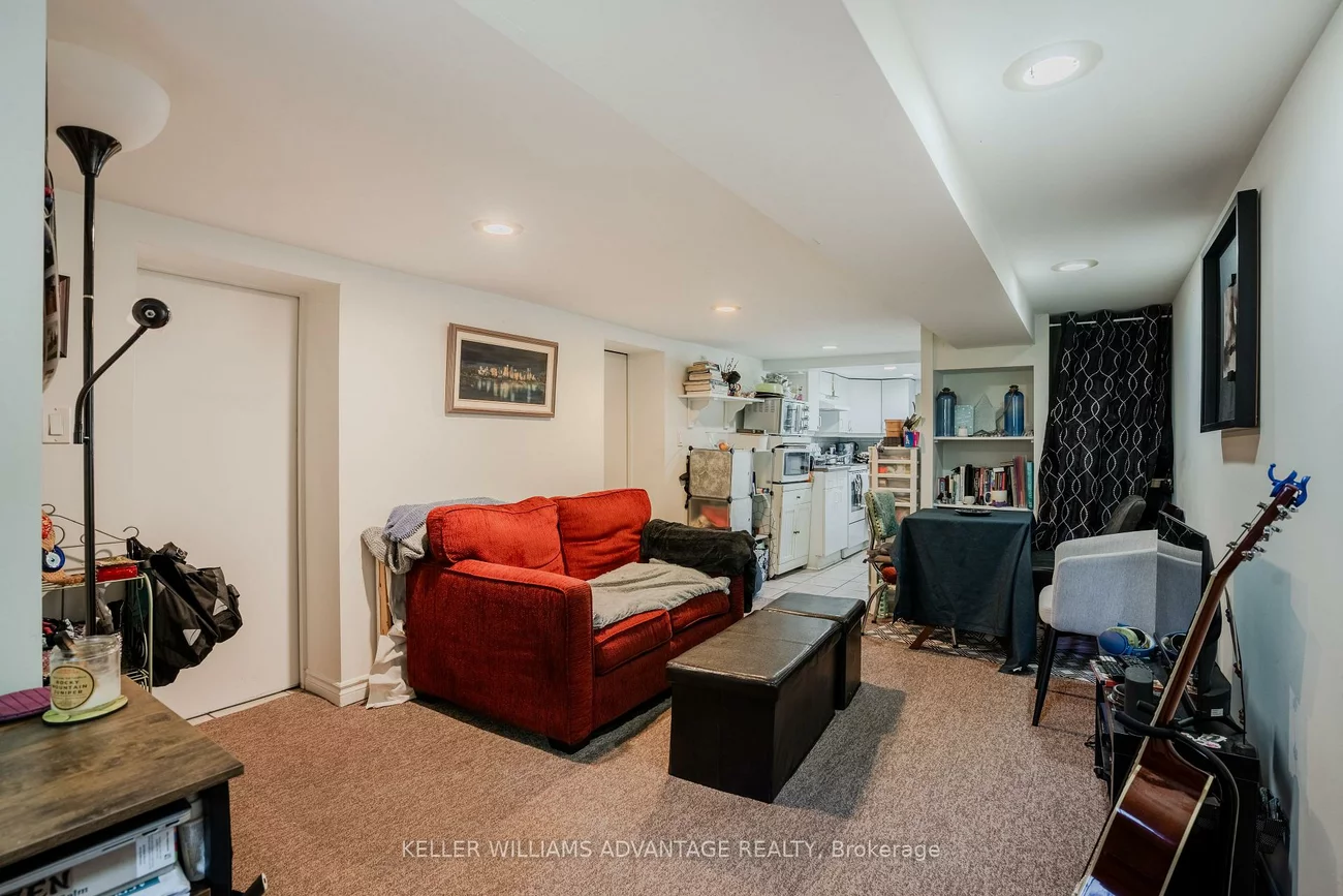 3, Columbine, The Beaches, Toronto