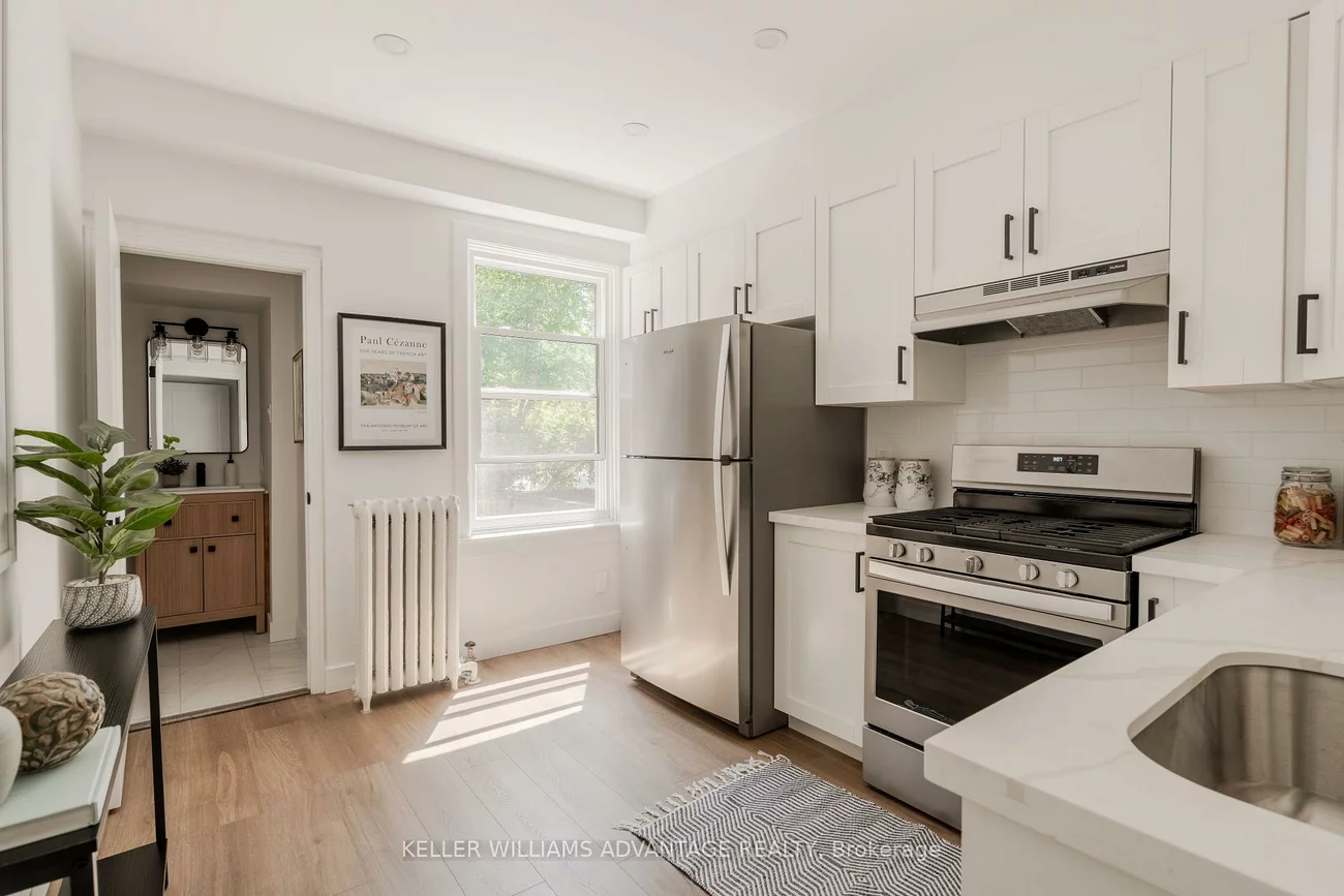 3, Columbine, The Beaches, Toronto