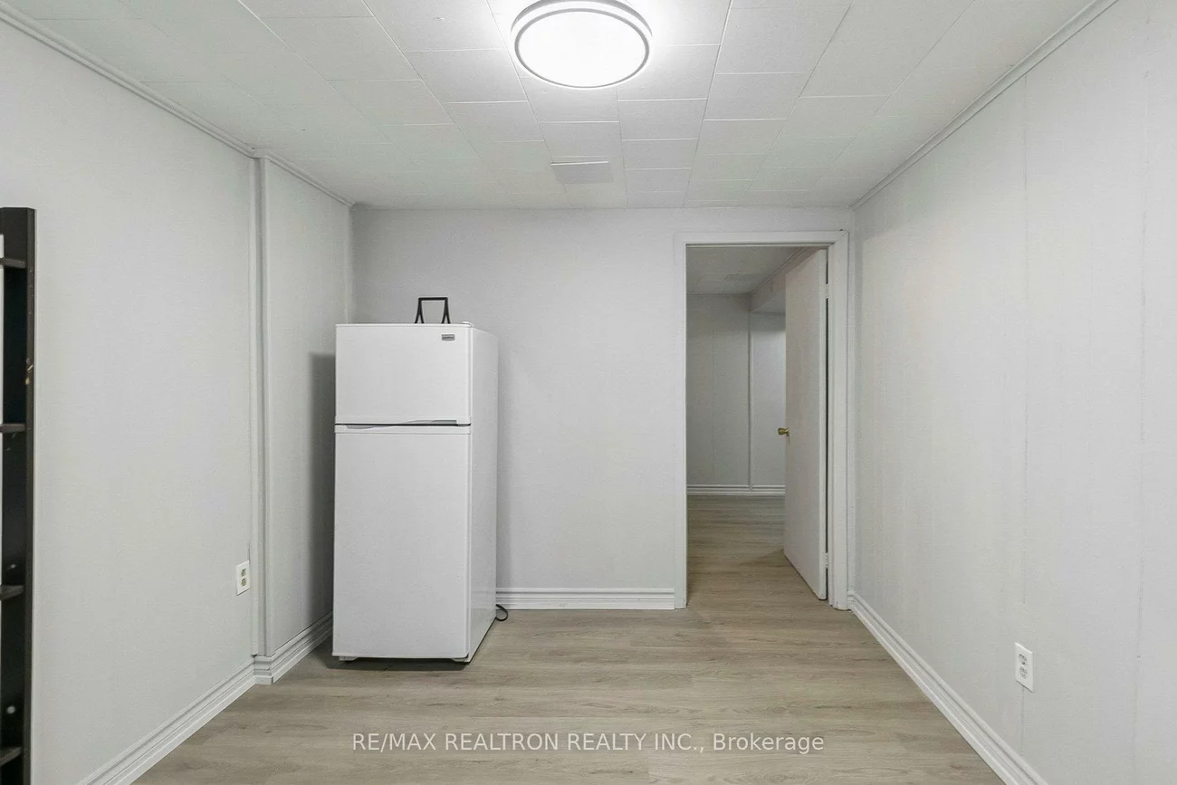 25, Whiteleas, Malvern, Toronto