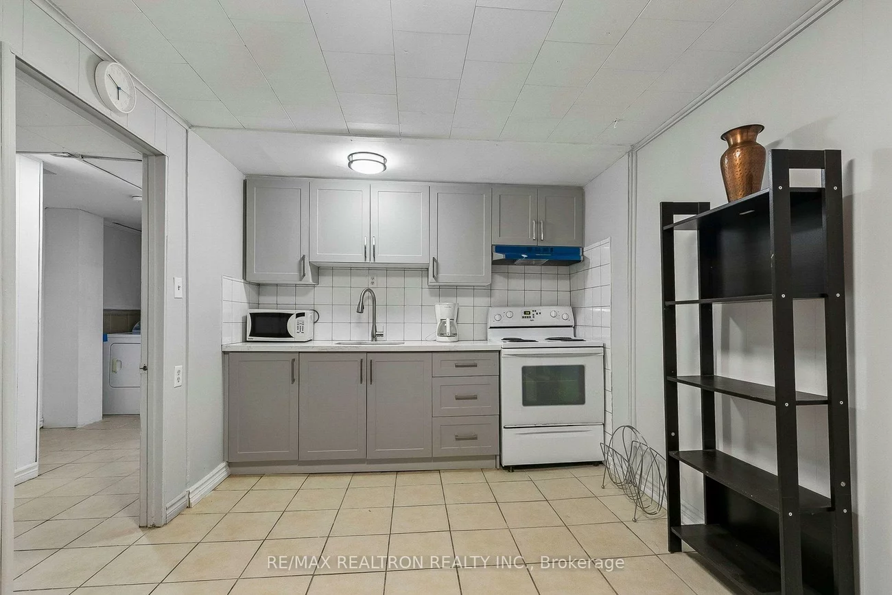 25, Whiteleas, Malvern, Toronto