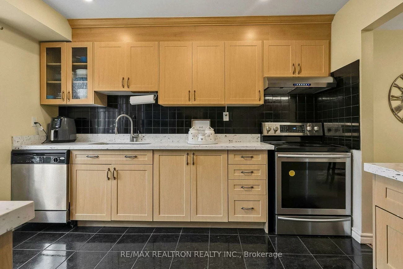 25, Whiteleas, Malvern, Toronto