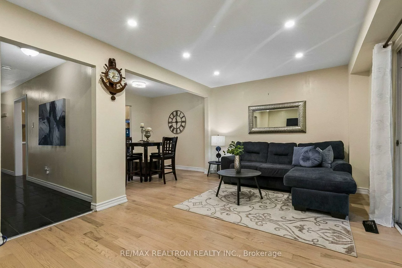 25, Whiteleas, Malvern, Toronto