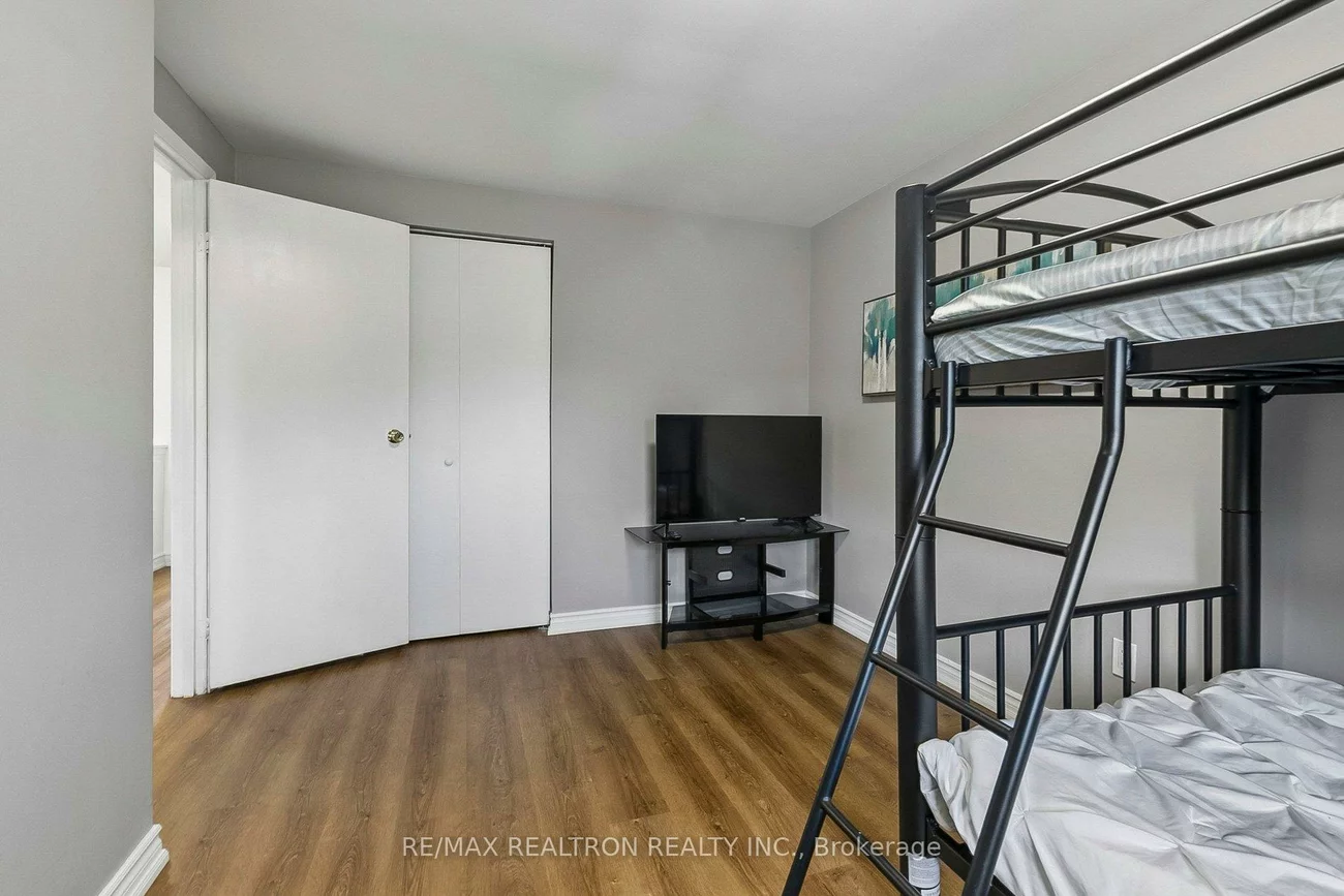 25, Whiteleas, Malvern, Toronto