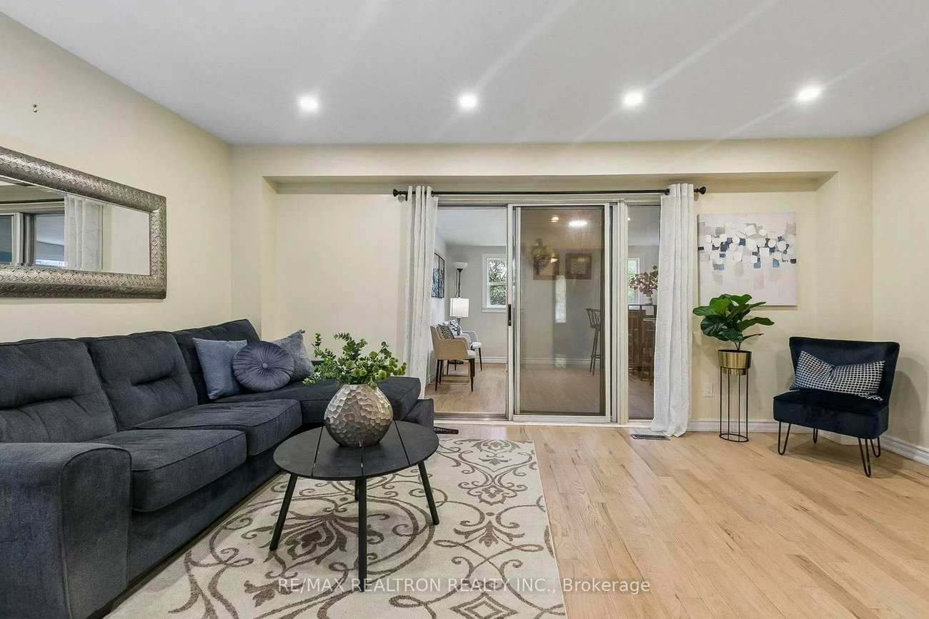 25, Whiteleas, Malvern, Toronto