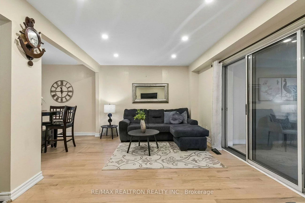 25, Whiteleas, Malvern, Toronto
