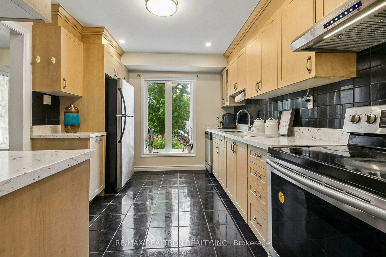 25, Whiteleas, Malvern, Toronto