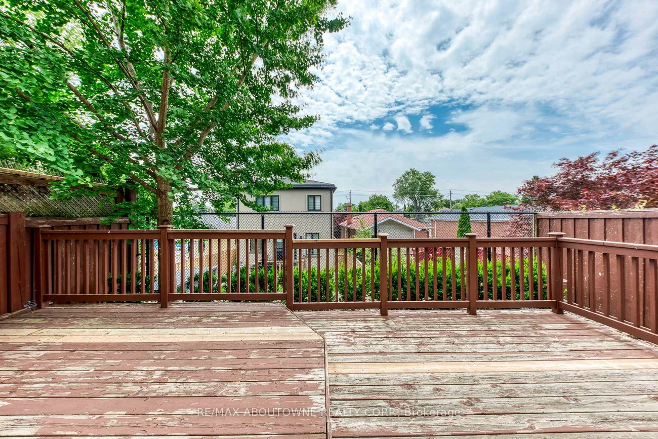 54, Dairy, Clairlea-Birchmount, Toronto