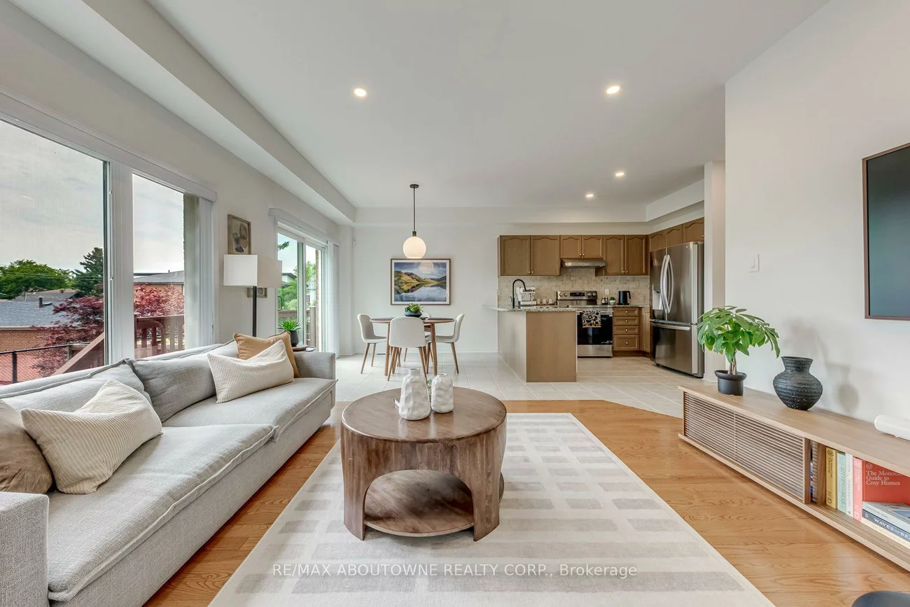 54, Dairy, Clairlea-Birchmount, Toronto