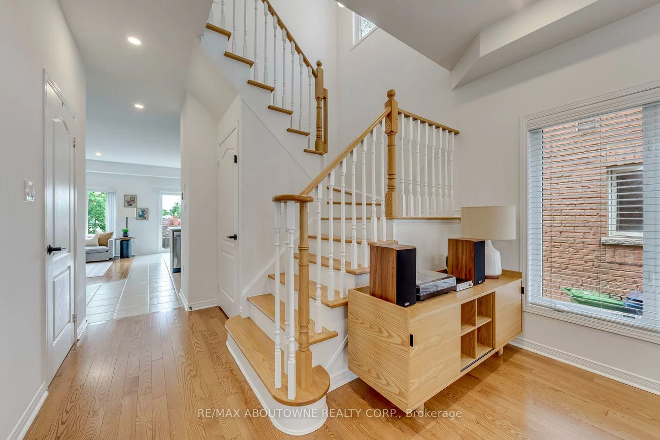 54, Dairy, Clairlea-Birchmount, Toronto