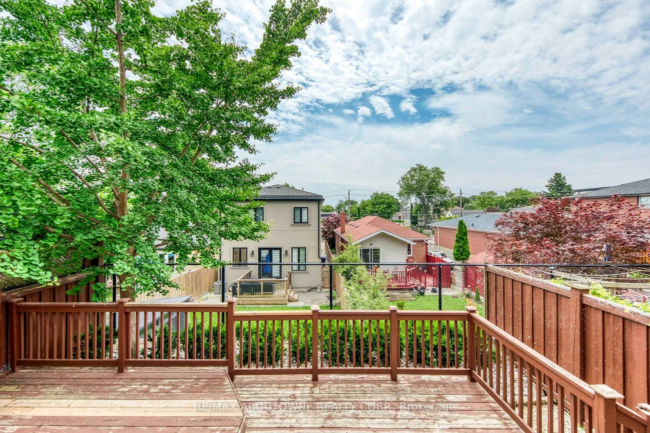 54, Dairy, Clairlea-Birchmount, Toronto