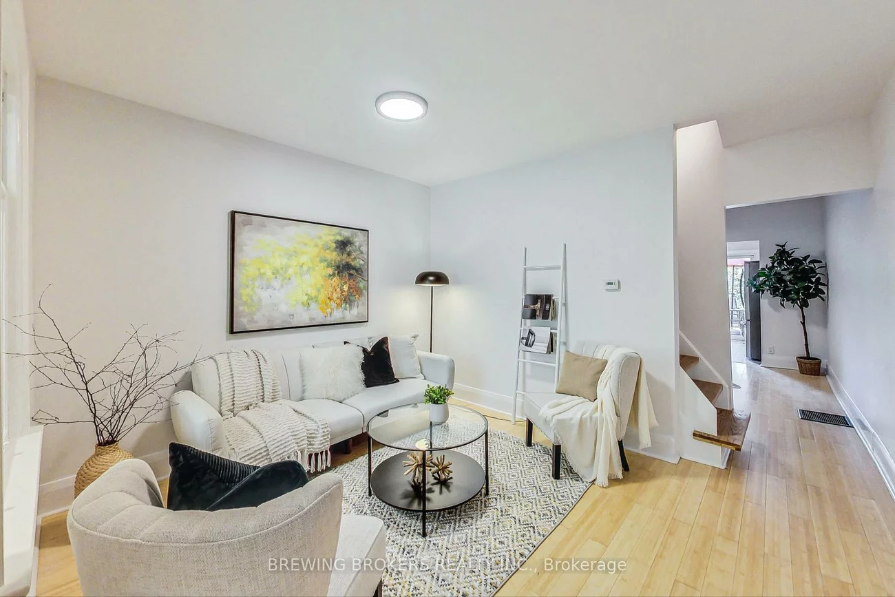98, Moberly, Woodbine Corridor, Toronto
