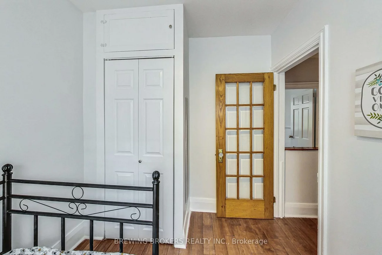98, Moberly, Woodbine Corridor, Toronto