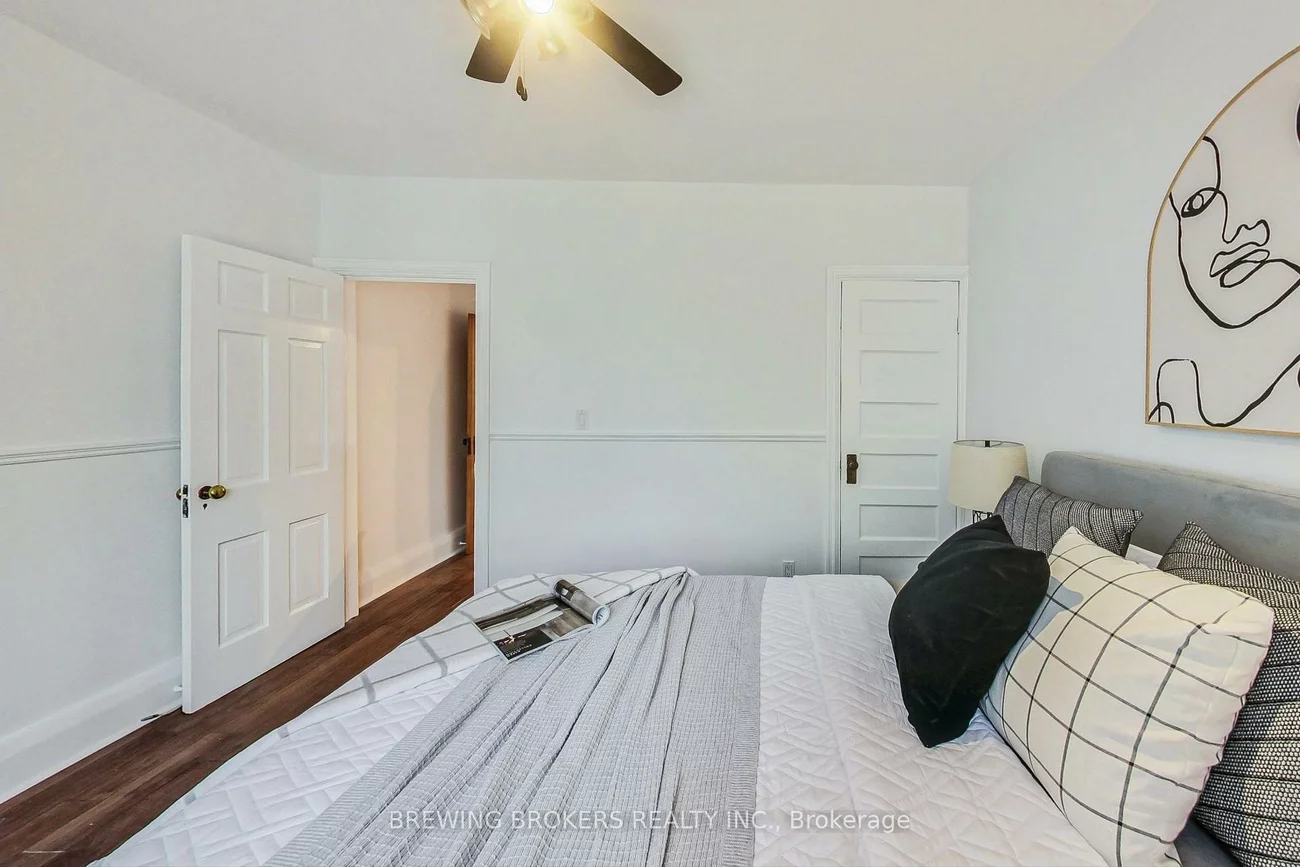 98, Moberly, Woodbine Corridor, Toronto