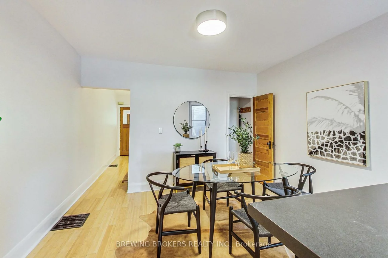 98, Moberly, Woodbine Corridor, Toronto