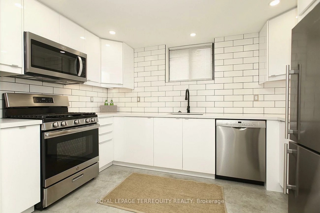 1775, Gerrard, Woodbine Corridor, Toronto