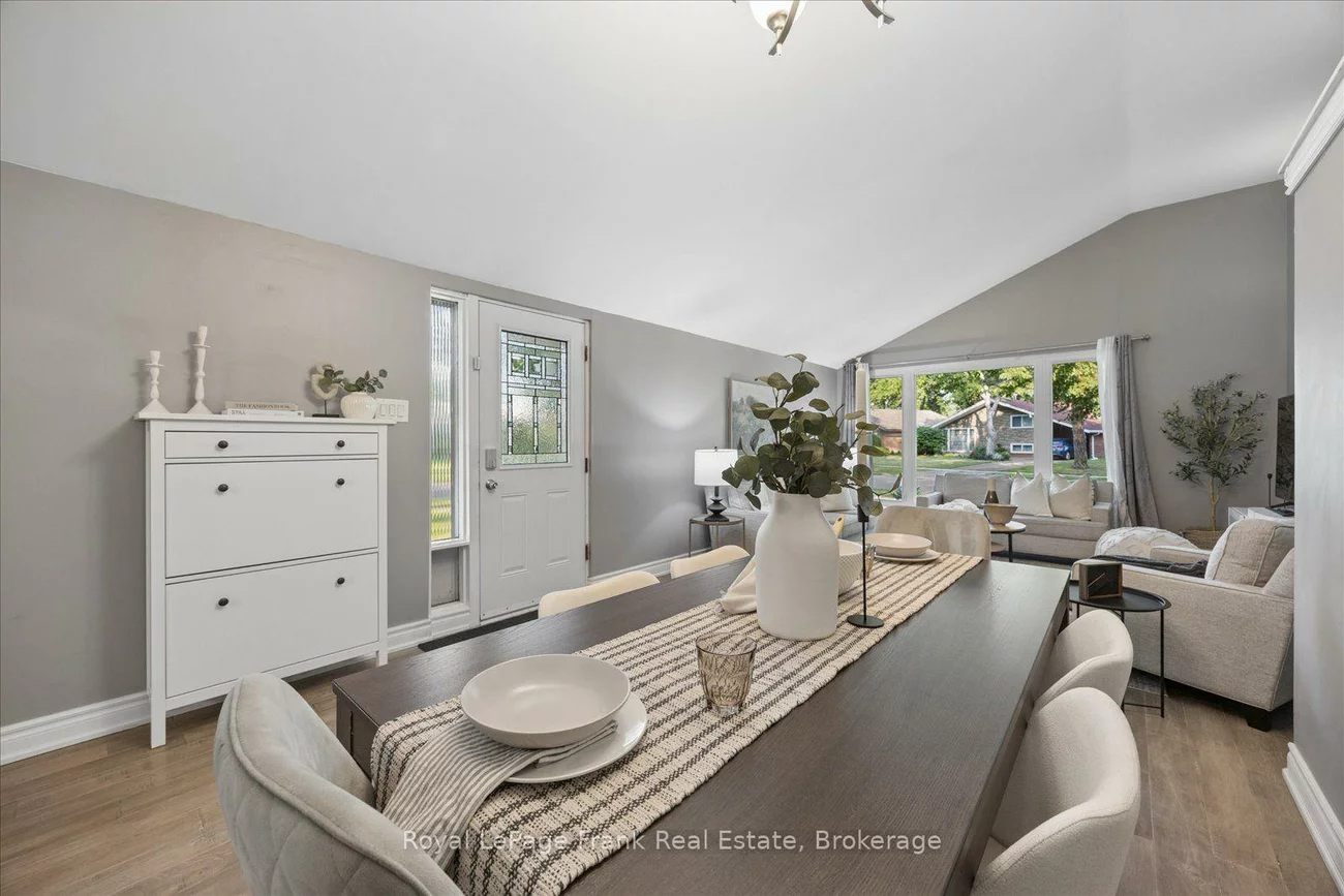 2, Rosswood, Bendale, Toronto