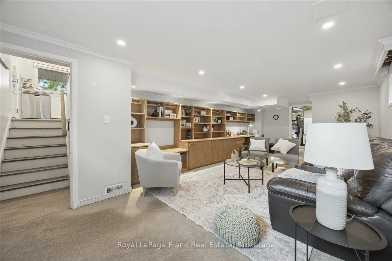 2, Rosswood, Bendale, Toronto