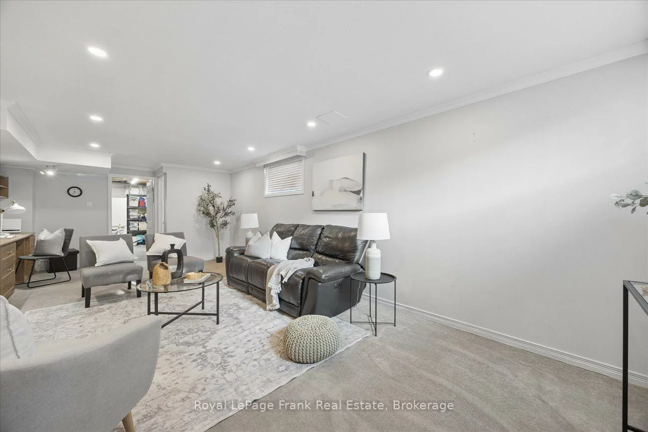 2, Rosswood, Bendale, Toronto