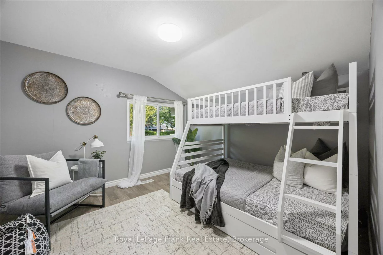 2, Rosswood, Bendale, Toronto