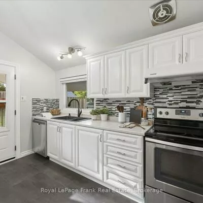 2, Rosswood, Bendale, Toronto