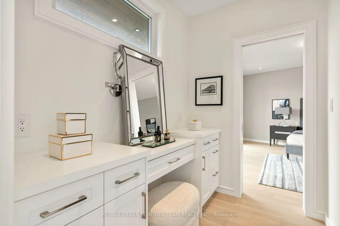 4, Drake, Cliffcrest, Toronto