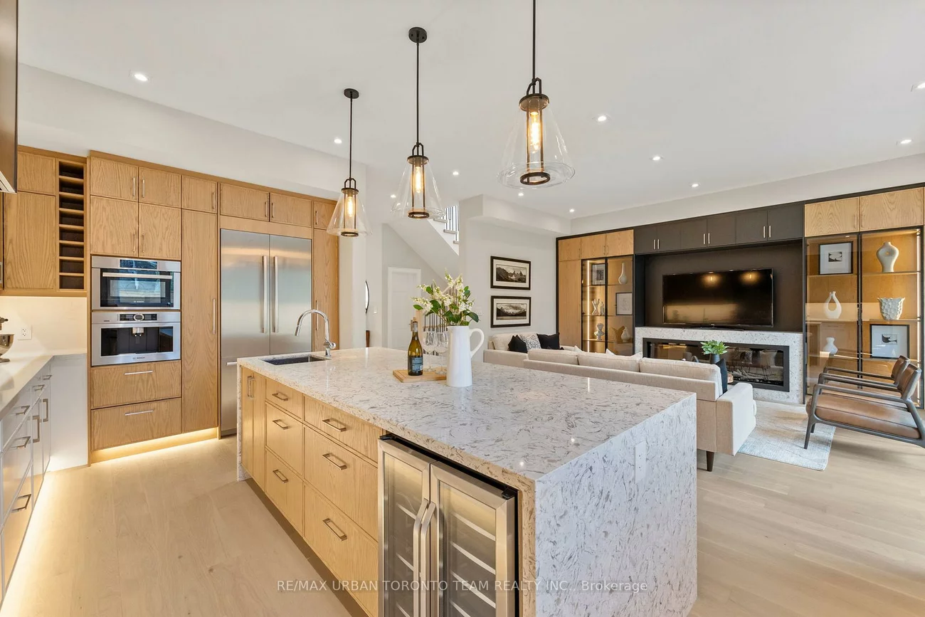 4, Drake, Cliffcrest, Toronto
