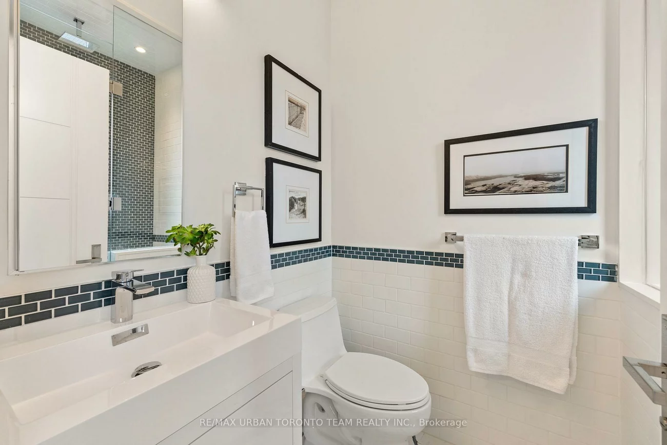 4, Drake, Cliffcrest, Toronto