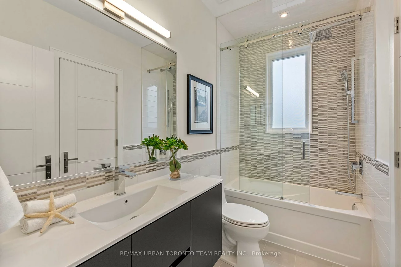 4, Drake, Cliffcrest, Toronto