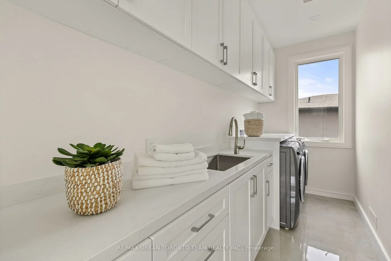 4, Drake, Cliffcrest, Toronto